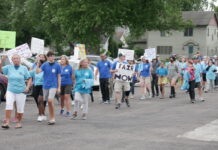 Peoria Teachers Rally in the Hundreds